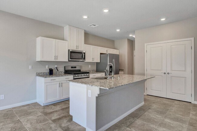 Building Photo - 2021 SINGLE FAMILY HOME IN GATED COMMUNITY