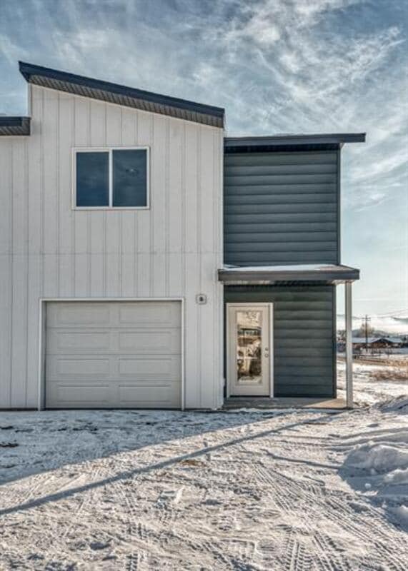 Primary Photo - 640 Ptarmigan Ln