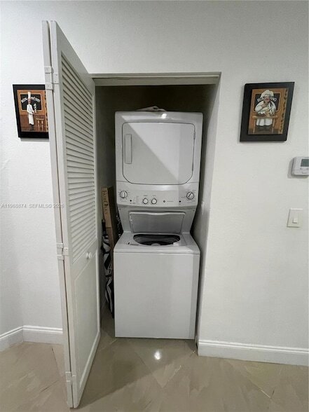 Building Photo - 1955 Marsh Harbor Dr