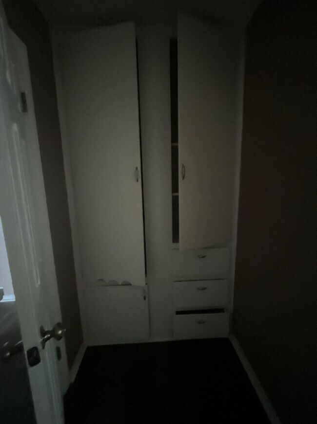 Building Photo - 1614 58th St