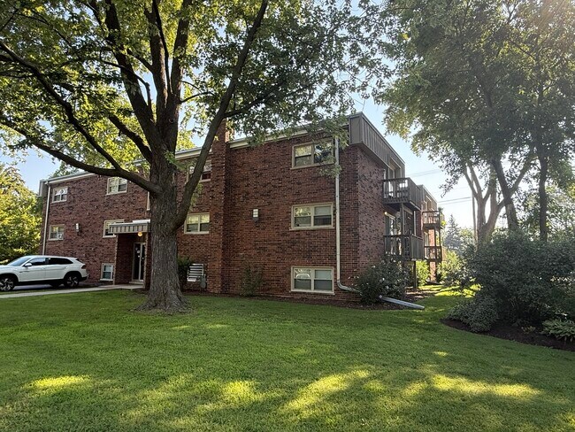 Building Photo - 5720 East Ave