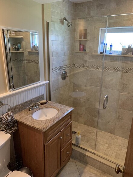 Building Photo - 38 Matignon Rd