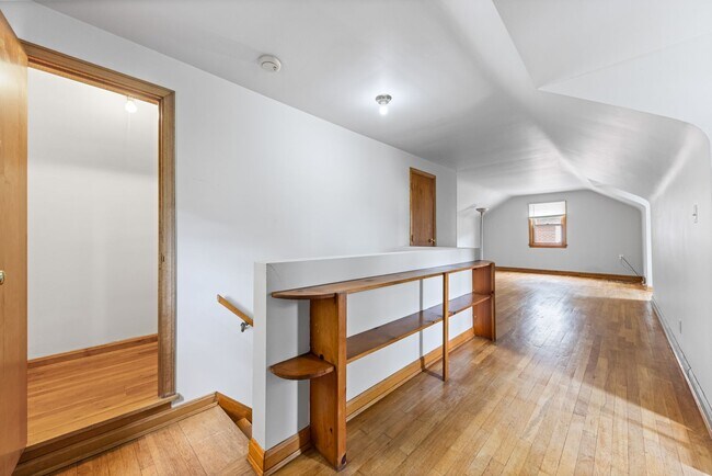 Building Photo - 3-Bedroom Cape Near Summit Lake ~ Oversize...