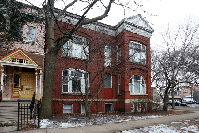 Building Photo - 1057 W Belden Ave