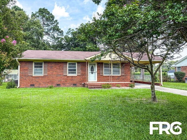 Primary Photo - 910 Holloman St