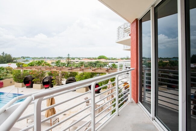 Building Photo - 1551 N Flagler Dr