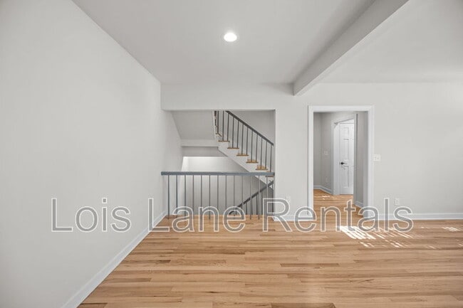 Building Photo - 12 Elliott St