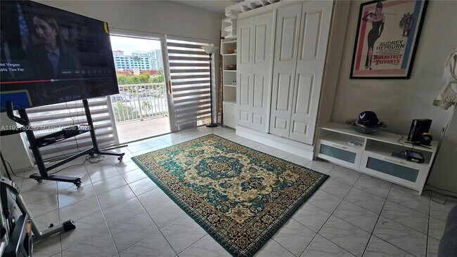 Building Photo - 1985 S Ocean Dr