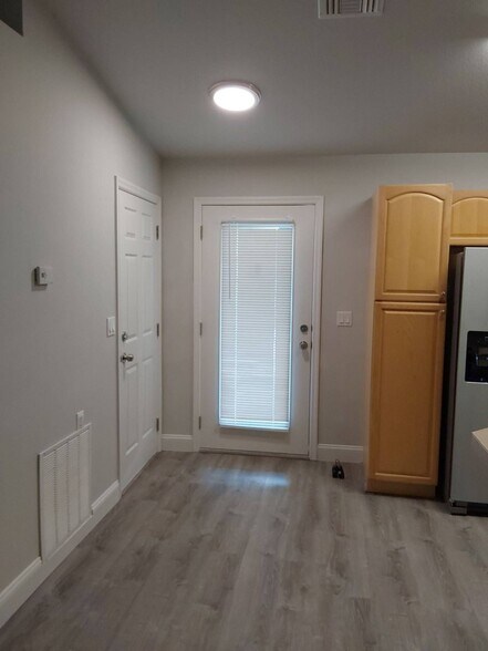 Building Photo - 9 Pony Express Dr