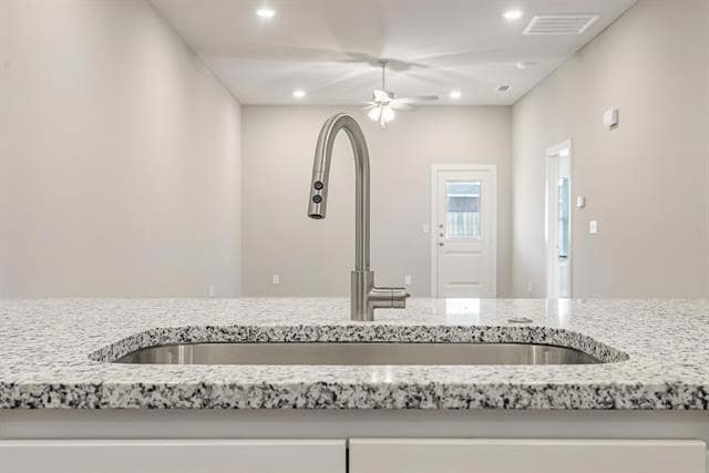 Building Photo - 2703 Roman Ln