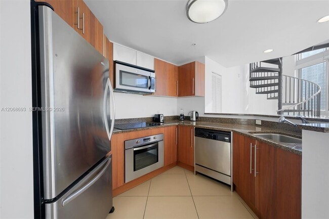 Building Photo - 300 S Biscayne Blvd