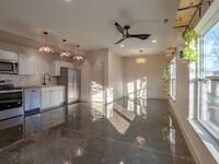 Building Photo - 922