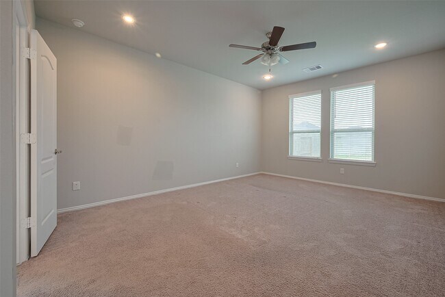 Building Photo - 31415 Conover Dr