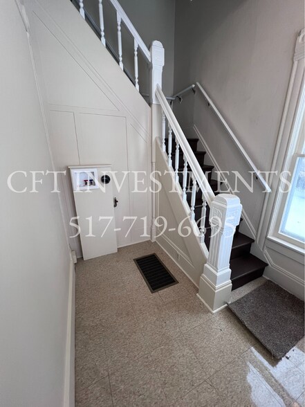 Laundry Hookup - 121 W Seminary St