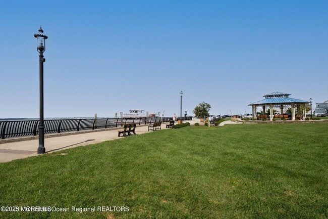 Building Photo - 54 Main St