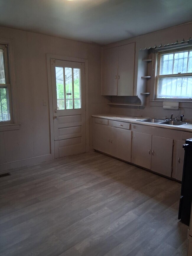 Building Photo - 121 Brookland Cir