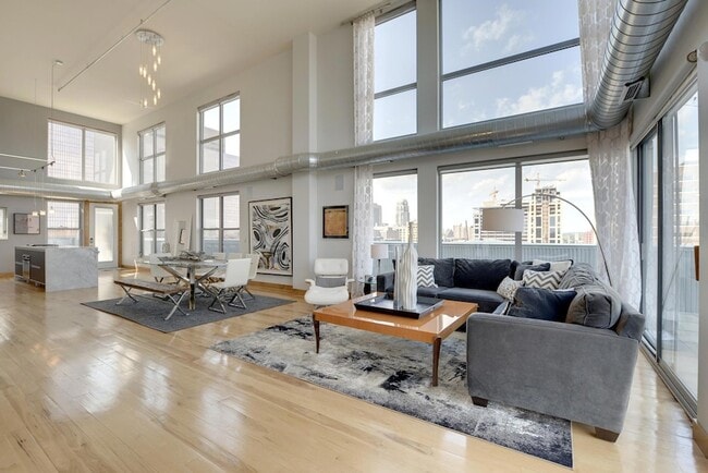 Building Photo - 521 S 7th St