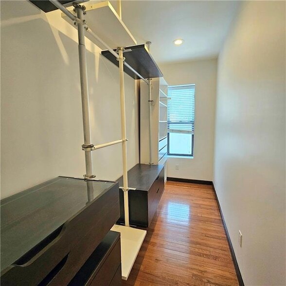 Building Photo - 1535 E 31st St