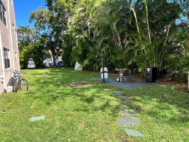 Building Photo - 1100 SE 4th Ave