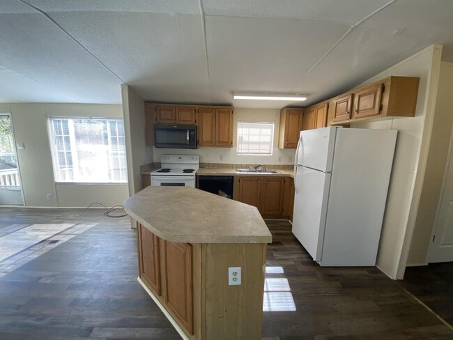 Building Photo - 1709 Brown Pl Dr