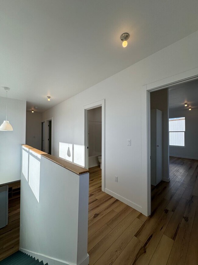 Building Photo - Spacious 4-Bedroom, 3-Bath Home with Stunning Views