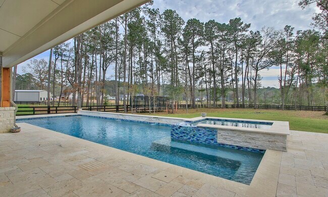 Building Photo - 21359 Monarch Dr