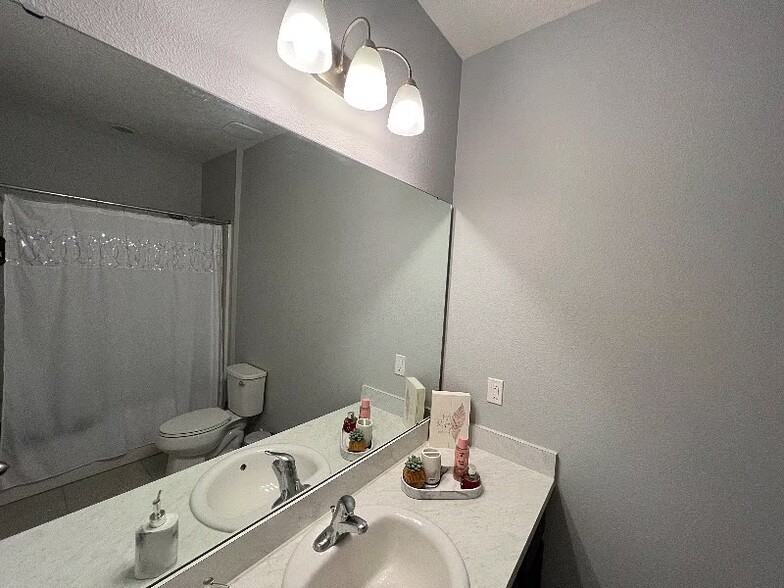 Building Photo - 2163 Sedge Grass Way