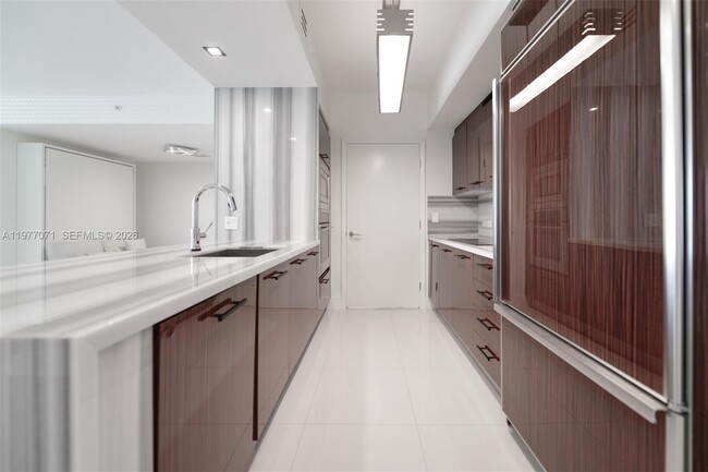 Building Photo - 3951 S Ocean Dr