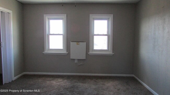 Building Photo - 217 Crown Ave