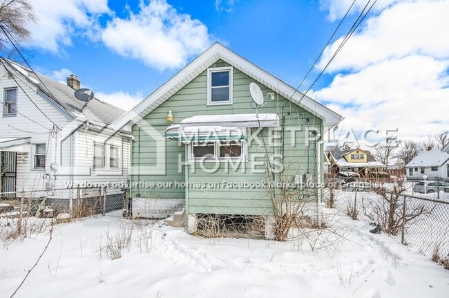 Building Photo - 15751 Fairfield St