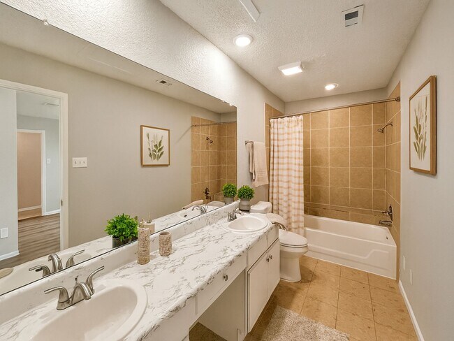 Building Photo - Charming 3-Bed, 2-Bath Home in Lewisville with Open Floor Plan & Fireplace