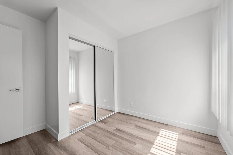 Building Photo - 925 W 30th St