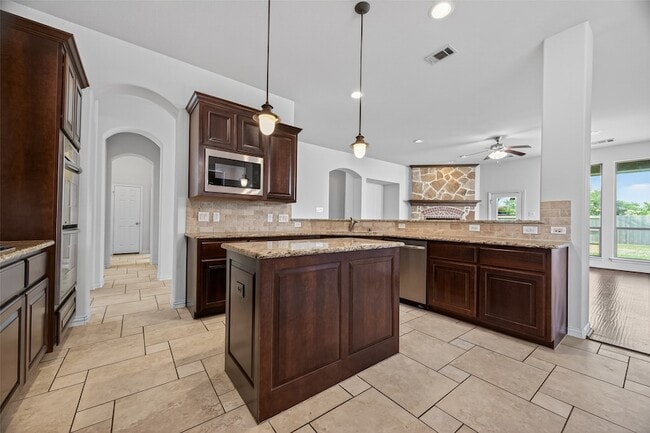 Building Photo - 6726 Hathaway Ln