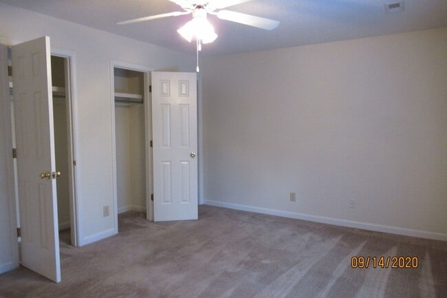 Building Photo - Willow Run- 2 bedroom, 2 bathroom apartment