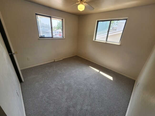 Building Photo - 677 Bridger Dr