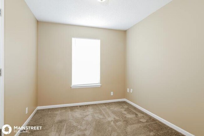 Building Photo - 1411 NW High View Dr, Grain Valley, MO 64029