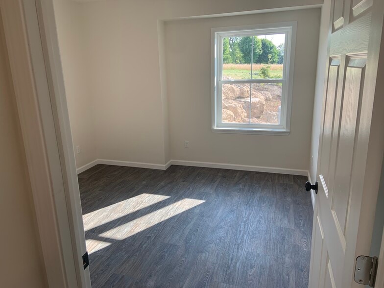 Bedroom 1 - 5825 Baer Rd