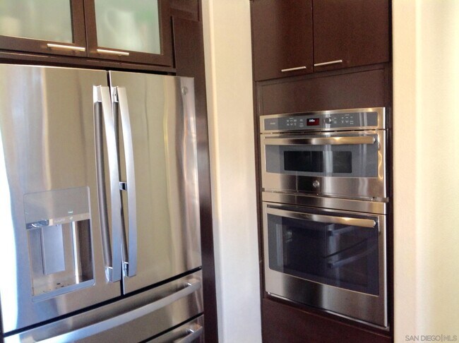 Building Photo - 1117 Mt Dana Dr