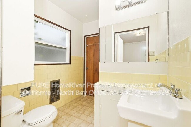 Building Photo - 420 Carrillo St