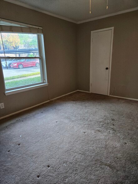 Building Photo - 1819 Babcock Rd