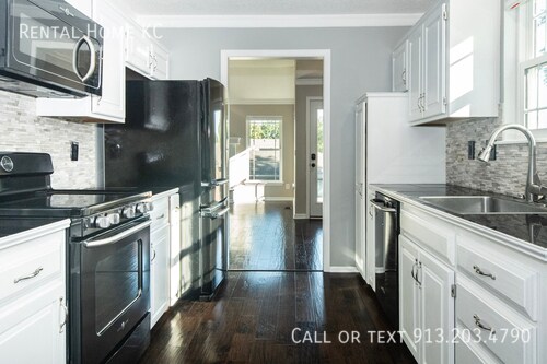 Building Photo - 582 W Layton St