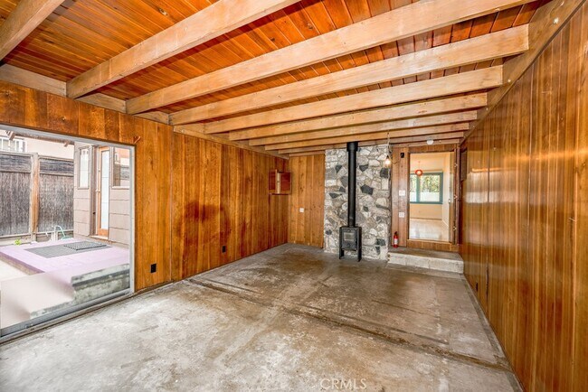 Building Photo - 1243 Yosemite Dr