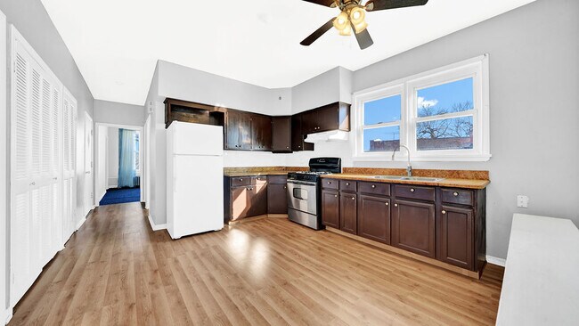 Building Photo - 5507 W 22nd Pl