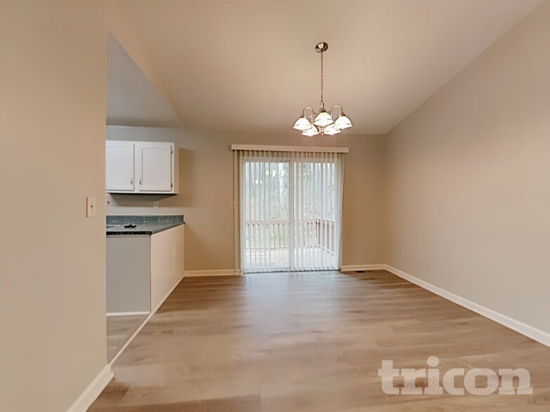 Building Photo - 2122 Cedar Creek Ln