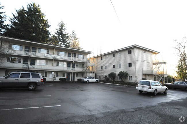 Building Photo - Alder Manor Apartments