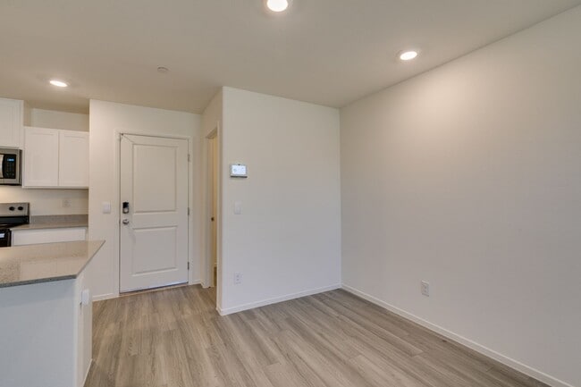 Building Photo - Gorgeous Townhome with upgrades in gated community* 3 large bedrooms, 2 car garage*Community pool...