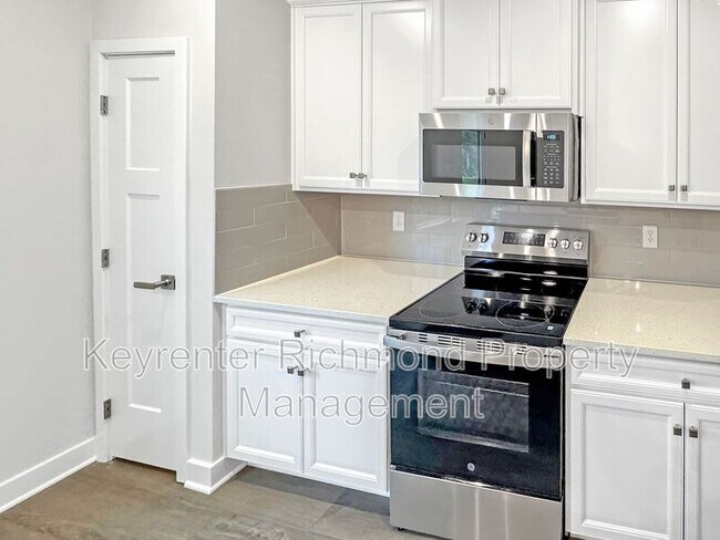 Building Photo - 1025 Arborway Ln