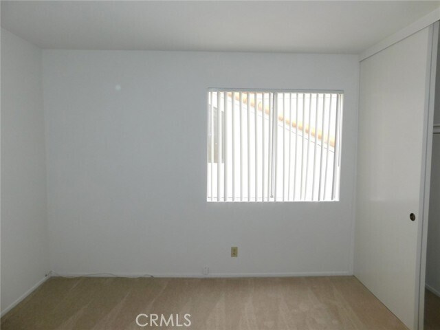 Building Photo - 9 Corriente