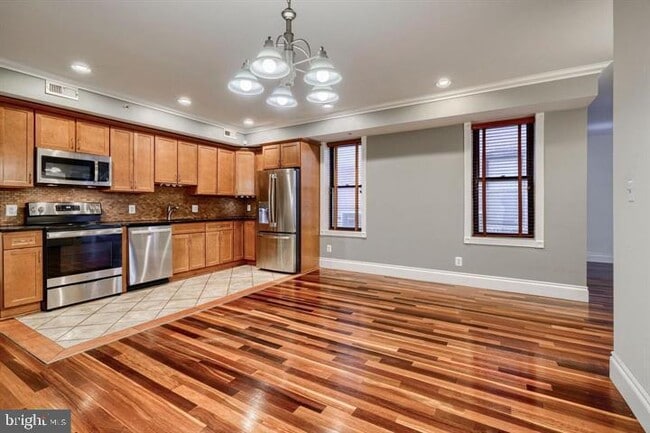 Building Photo - 2202 Park Ave