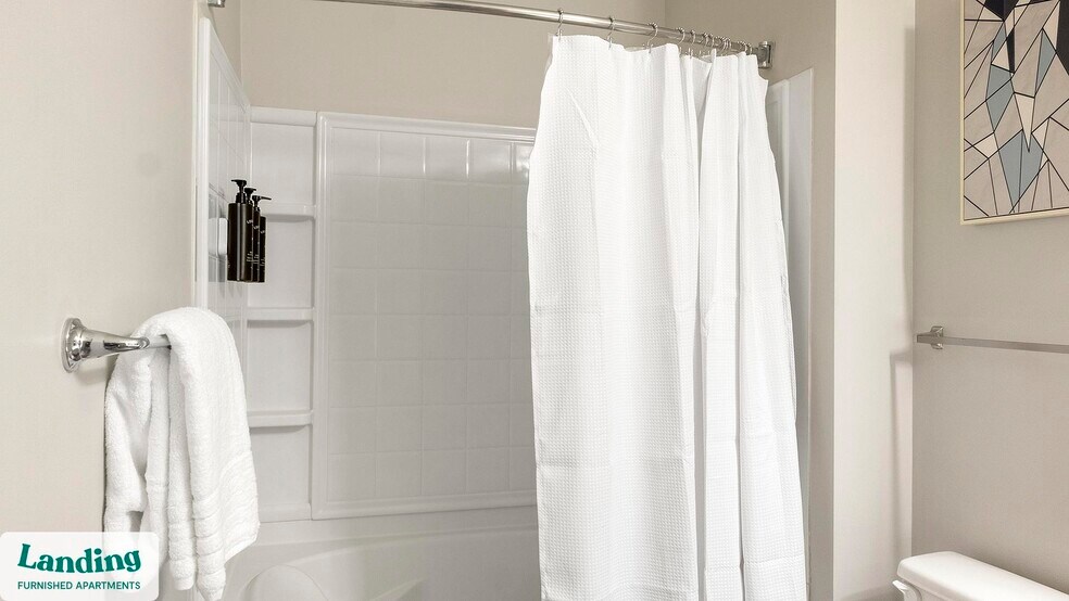 Building Photo - 900 E Six Forks Rd